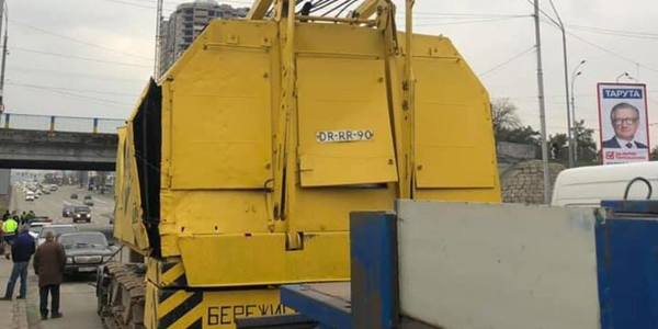 Нові затори: на лівому березі столиці обмежили рух транспорту