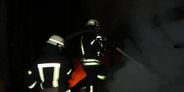 У Дніпровському районі врятували приватний гараж від вогню