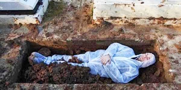 Добрались до мертвих: кому вигідно біопоховання у парках Києва