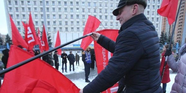 Президентські гроші: як кияни заробляють на виборах