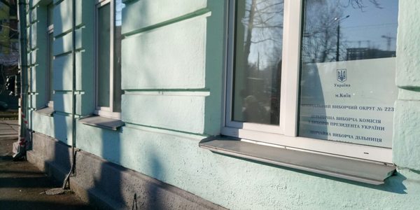 Екзит-поли проводили вже з самого ранку: вибори на Лук’янівці