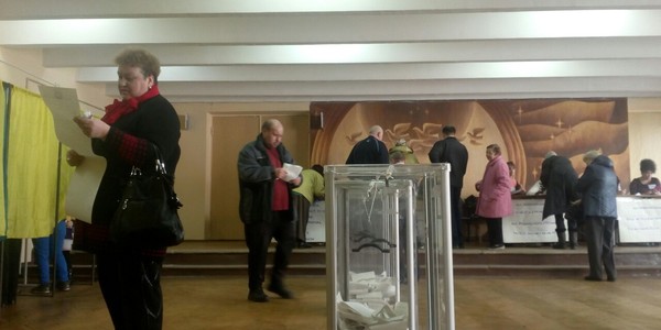 Явка була більшою за середню: результати під кінець голосування на Сирці