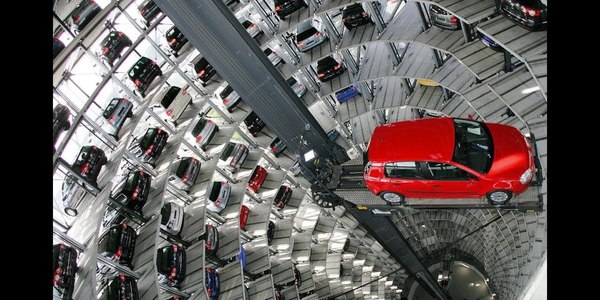 Через 100 років після появи технології в Україні дозволили автоматизовані паркінги
