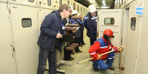 Занизили на мільярд: електричні мережі Києва скуплять за безцінь