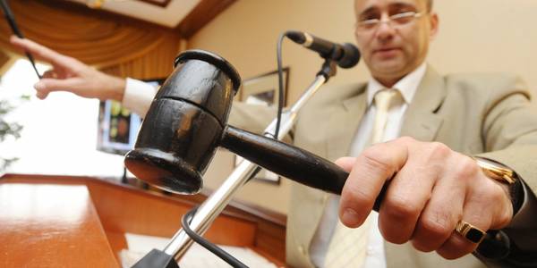 Продамо в надійні руки: у Києві вирішили долю 28 комунальних об’єктів