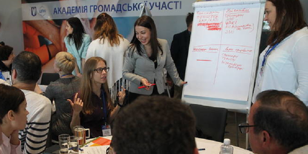 Влада й громадськість налаштовані ламати стереотипи комунікацій