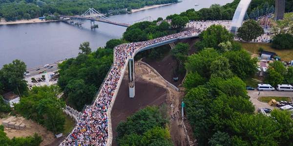 Міст Кличка отримав власну сторінку у соцмережі