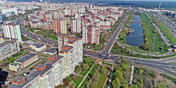 Як у Києві готують будинки до зими