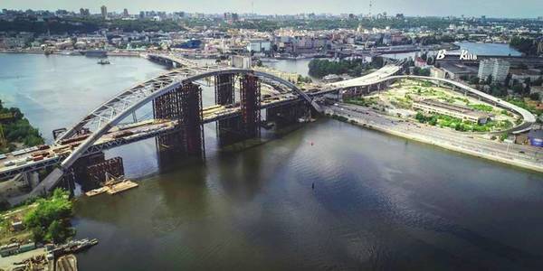 Пролітаючи над Київськими мостами: що відбувається на нових столичних переправах