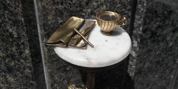 Каву увічнили у скульптурі в центрі Києва