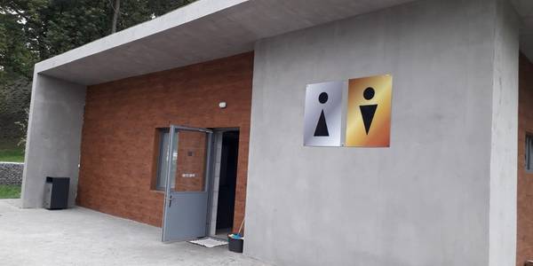 Делікатна тема: у Києві відремонтували 32 громадські вбиральні