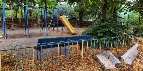 У Києві демонтують усі дитячі майданчики радянського зразка