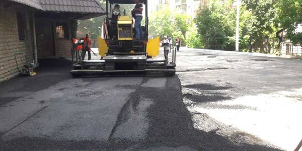 У Шевченківському районі за півтора місяці обіцяють завершити ремонт дворів