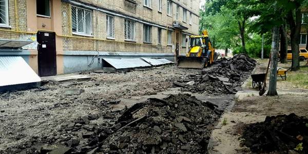У Солом'янському районі швидко ремонтують асфальт: де зроблено і де ще очікують