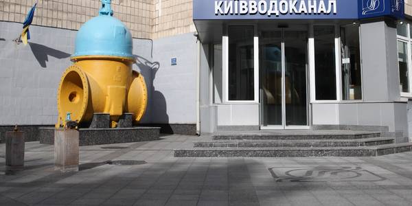 Водою не користуватися: завтра у Бортничах та на Оболоні промиють труби