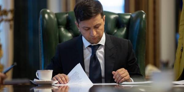 Зеленський звільнив очільників трьох районів Києва