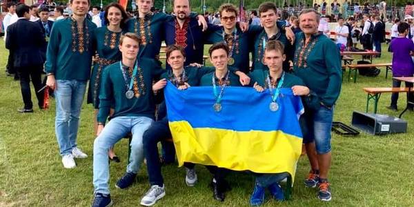Київські школярі привезли 6 медалей з-за кордону