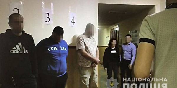 У столичному хостелі затримали таксиста за зґвалтування та пограбування жінки