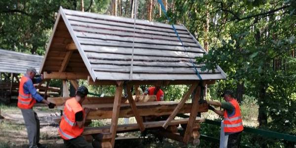 Вхід вільний: на лівому березі оновили зону для відпочинку і шашликів