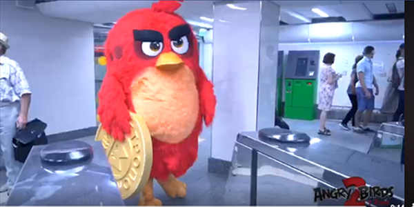 Angry Birds показали, як правильно їздити у київському метрополітені
