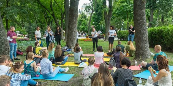 Антикорупційний пікнік у парку Шевченка: молоді розповіли про освіту без хабарів
