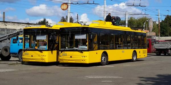 Сьогодні центральний нічний тролейбус змінить рух