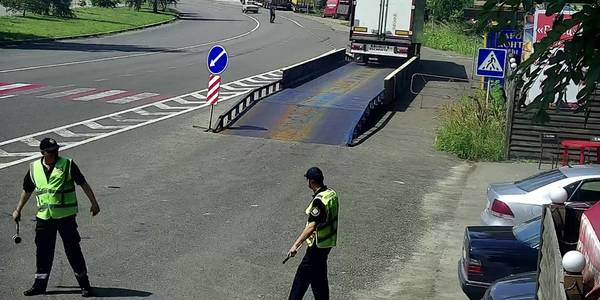 За тиждень у Київ не пустили 75 перевантажених автівок