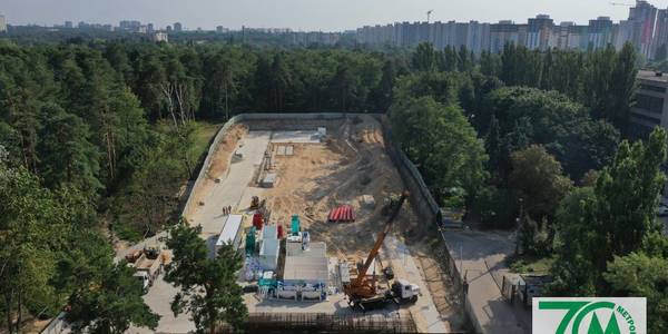 Незвичний ракурс: метро на Виноградар з висоти