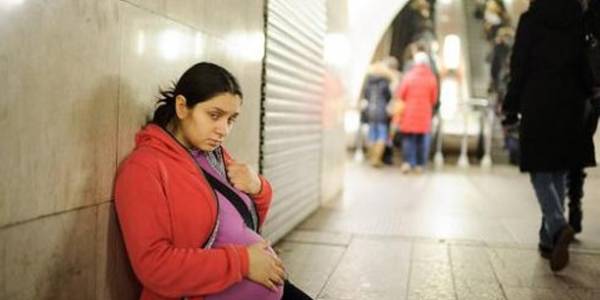 Нові правила столичного метро: що робити із жебраками