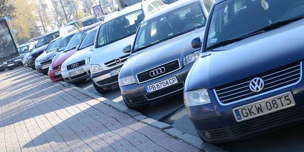 В Україні стартували величезні штрафи за нерозмитнені авто