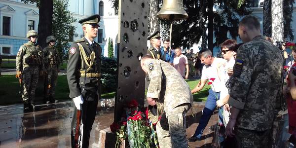 У столиці пам’ять загиблих українських військових вшанували пострілами