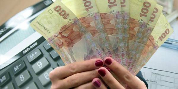 У Києві найвища зарплата в Україні: хто його наздоганяє