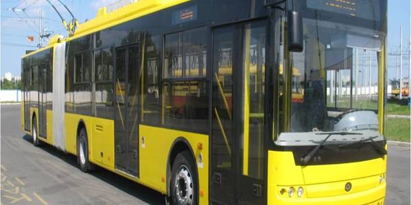 На два дні змінять маршрути тролейбусів на Дарницькій площі
