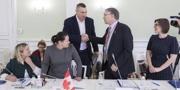 Кличко подякував уряду Канади за системну підтримку децентралізаційної реформи в Україні