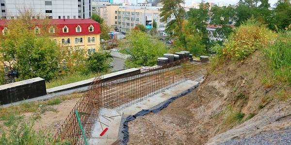 Батиєву гору укріплюють проти зсувів