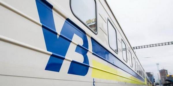 Укрзалізниця запустить 4 додаткові поїзди до Дня захисника
