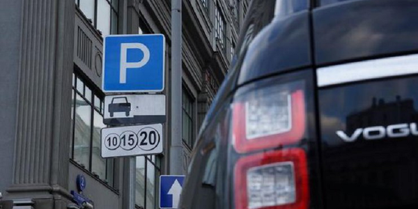 На вихідних у Києві можна безкоштовно паркуватись