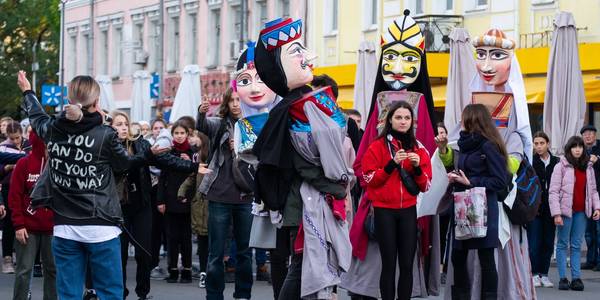 4-метровий Замок, вулична вистава та спектаклі з 18 країн: чим здивує Київський фестиваль театрів ляльок