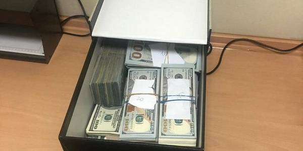Затриманого на хабарі відомого київського хірурга відпустили під домашній арешт