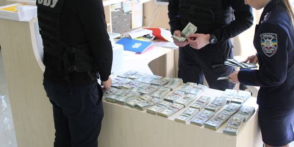 Столичні податківці конфіскували у контрабандистів півмільйона доларів