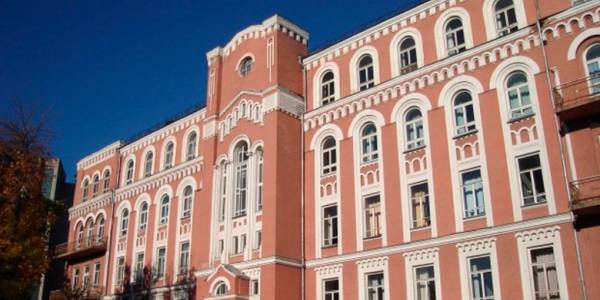 Унікальні і безкоштовні операції: Київ оновлює свої лікарні 
