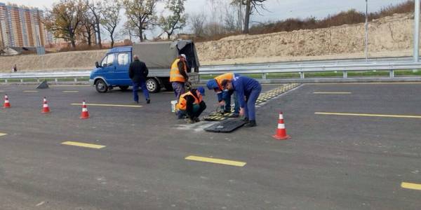 На новій ділянці окружної дороги у Києві зробили нову схему руху