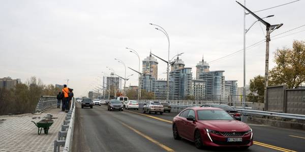 Кличко: рух мостом через Русанівську протоку відкрито