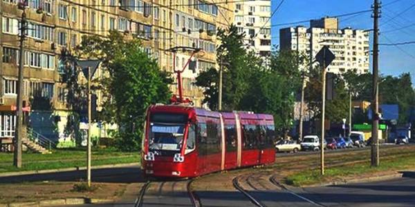 На Троєщині модернізують стару лінію для сучасних трамваїв