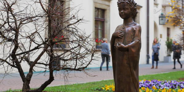 У Кракові відкрили скульптуру Анни Київської