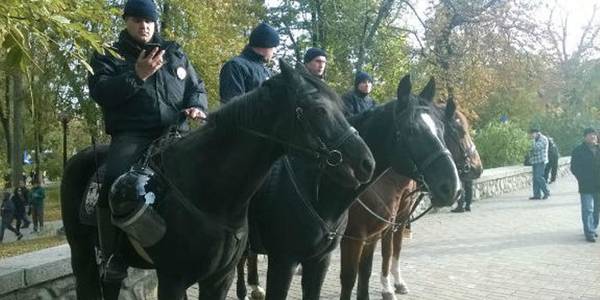 Коні не винні: куди зникли патрулі вершників з київських вулиць   