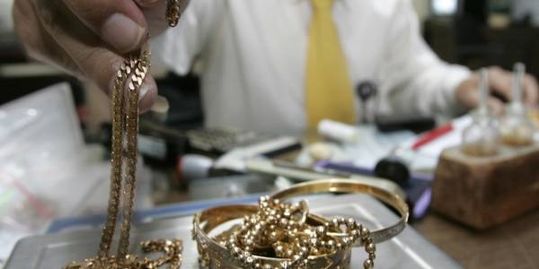 Трагічний кредит: ломбард ударив по кишені хворої киянки