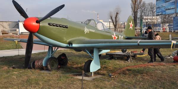 Літак на «зимівлі»: у київському музеї заховали рідкісний експонат