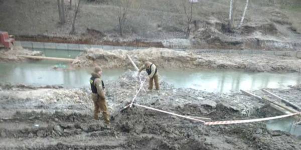 У парку на Солом’янці виявили небезпечну знахідку