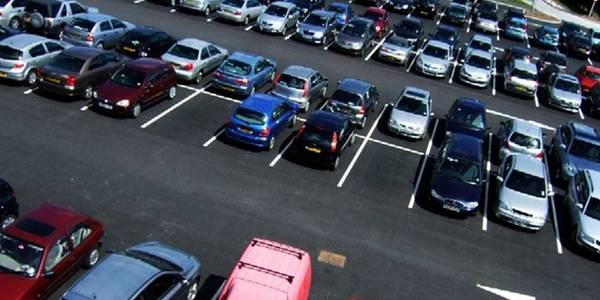 Ще 14 паркувальних майданчиків продадуть у столиці через аукціон